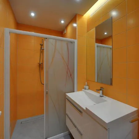 Invest Warynskiego 12 Apartman