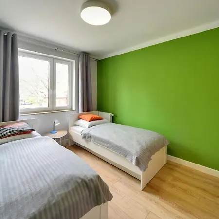 Invest Warynskiego 12 Apartman *