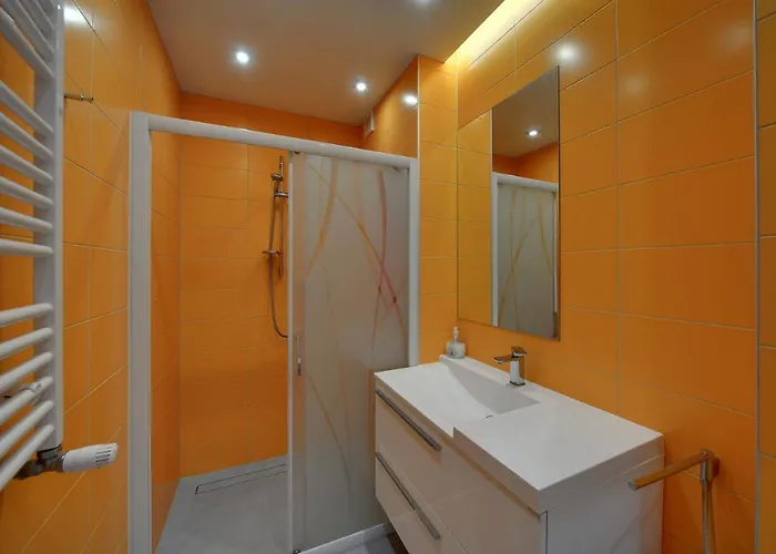 Invest Warynskiego 12 Apartment